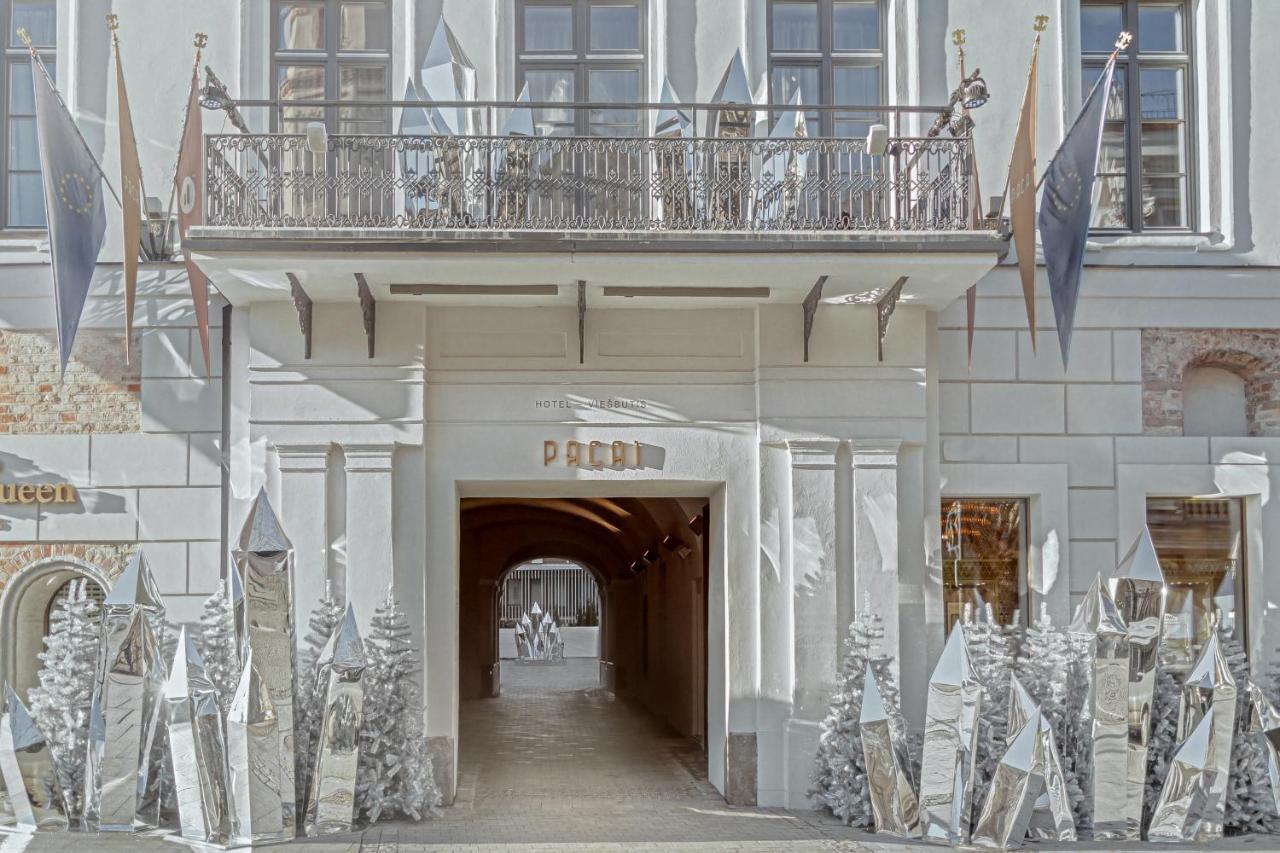 Hotel Pacai, Vilnius, A Member Of Design Hotels المظهر الخارجي الصورة Entrance to the museum