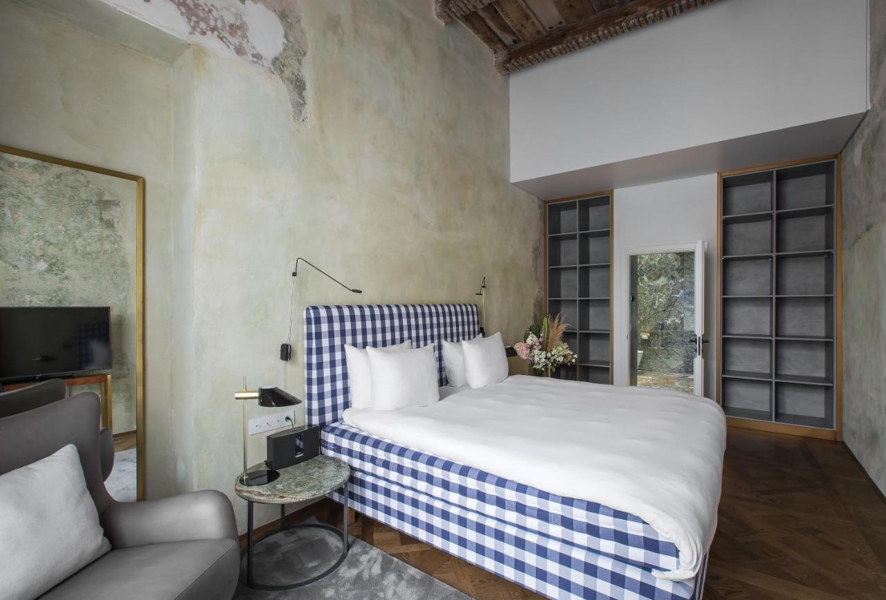 Hotel Pacai, Vilnius, A Member Of Design Hotels المظهر الخارجي الصورة A Hästens bed
